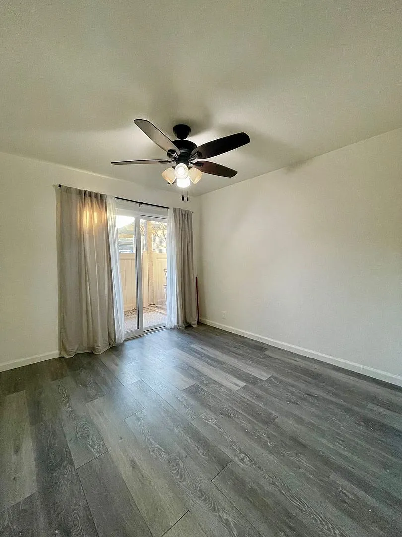 Gorgeously Remodeled 3 Bedroom 2 Bathroom in Rancho SD! — Photo 4