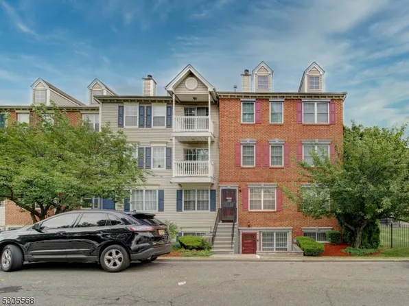 24 Colgate Dr, Newark City, NJ 07103