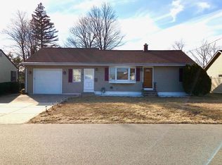 34 Woodcrest Cir, Chicopee, MA 01020