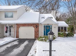 51 Westbury Ct, Clifton Park, NY 12065