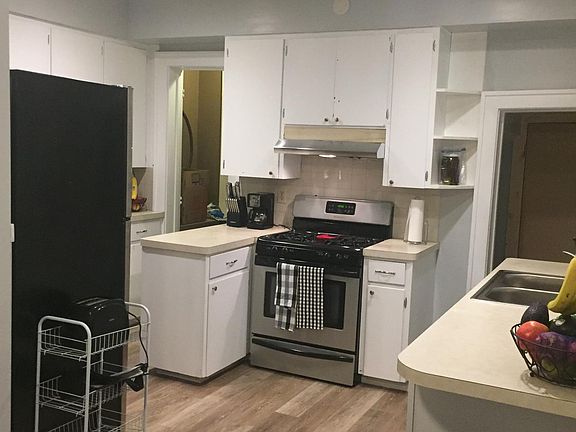 4th image of 1048 Pine Ave NW