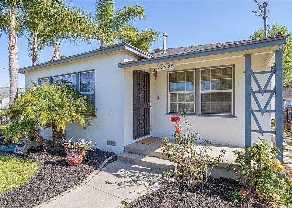 1st image of 15904 S Menlo Ave