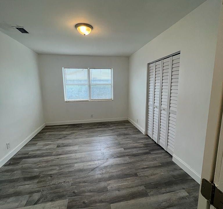 2nd image of 11870 NE 16th Ave #2
