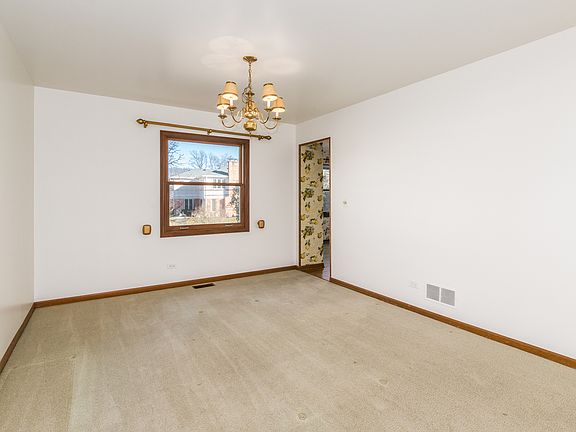 5th image of 1023 Glenwood Ln