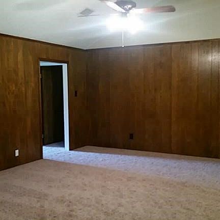 2nd image of 2322 W Clare St