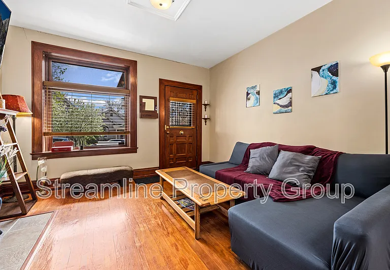 141 W Archer Pl — Photo 3