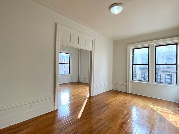 3rd image of 3440 Broadway APT 4C
