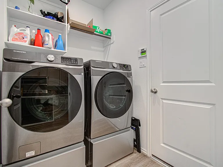 4722 Crest Hill Dr — Photo 9