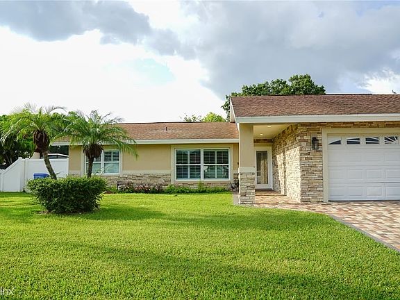 4th image of 13720 Country Court Dr