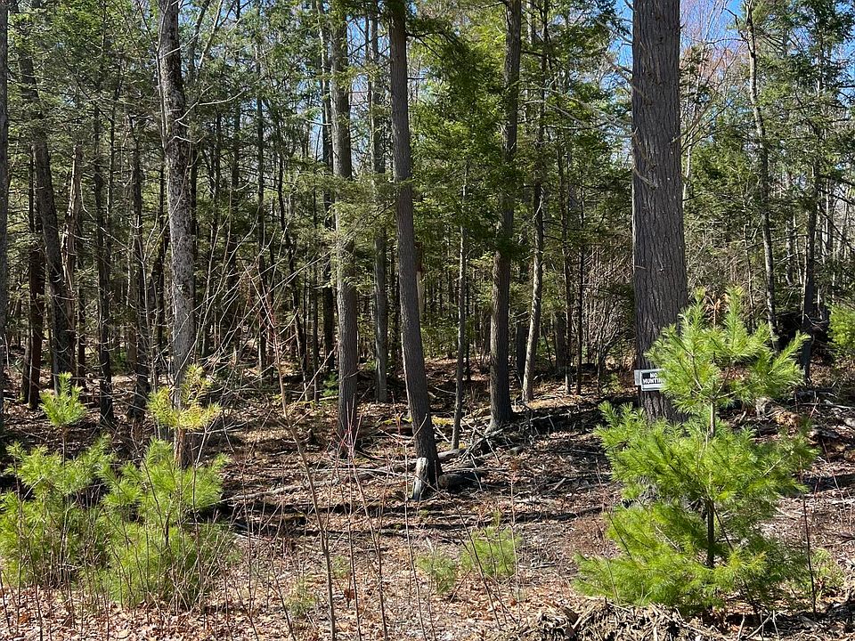 1st image of 10 Red Oak Drive