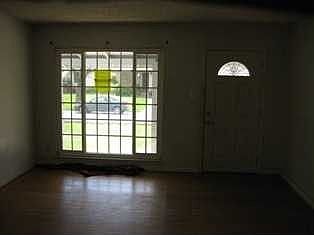 1st image of 1821 Jamestown Dr