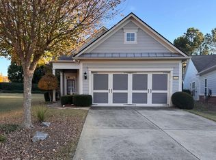 6303 Rockpoint Ln, Hoschton, GA 30548