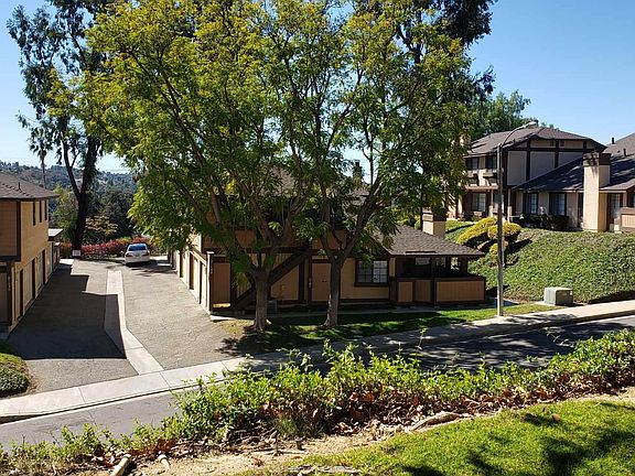 3rd image of 2375 Presado Dr Unit C
