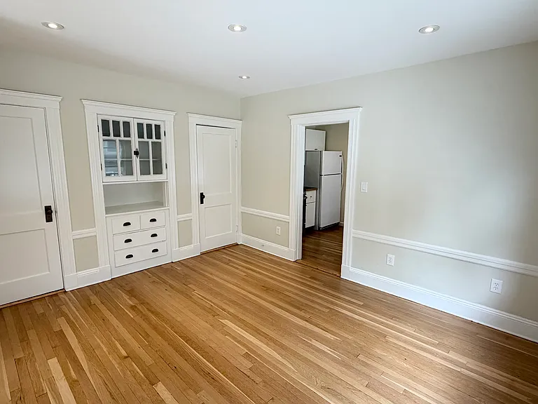 29 Beecher St #2 — Photo 4