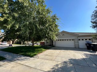 2933 W Harold Ct, Visalia, CA