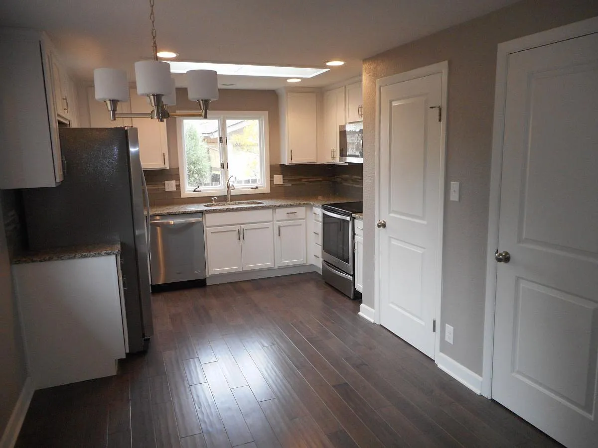 3 bed, 1160 sqft, $2,600 — Photo 3