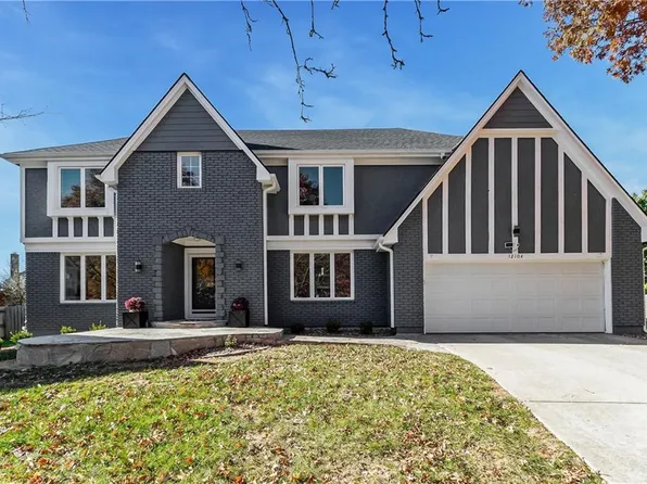 12104 Cedar St, Overland Park, KS 66209