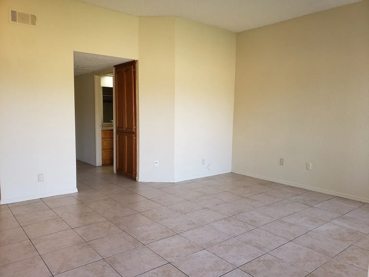 2 bed, 777 sqft, $2,350 — Photo 4