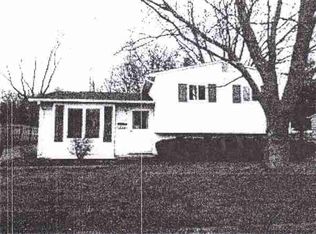 537 Clarion St, Houghton Lake, MI 48629