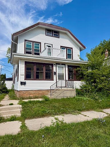 1st image of 914 S 16th St