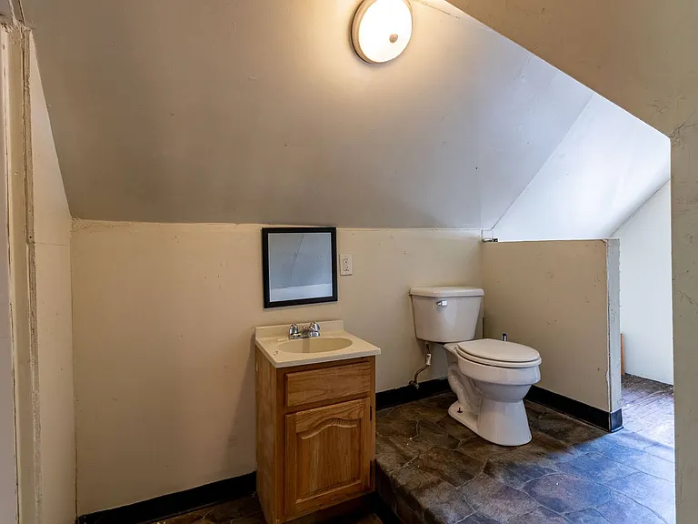 385 Forest Ave — Photo 4