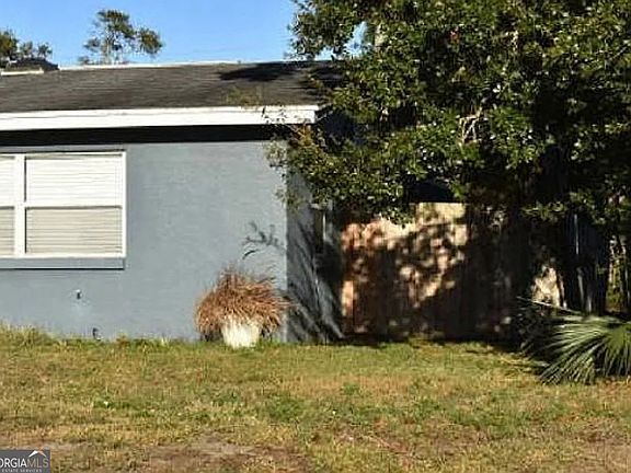 3rd image of 911 Woodmere Cir