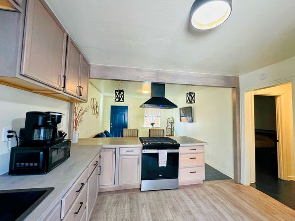809 N Lincoln St UNIT 2