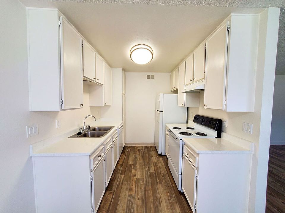 1st image of 171 N 1st St N #859