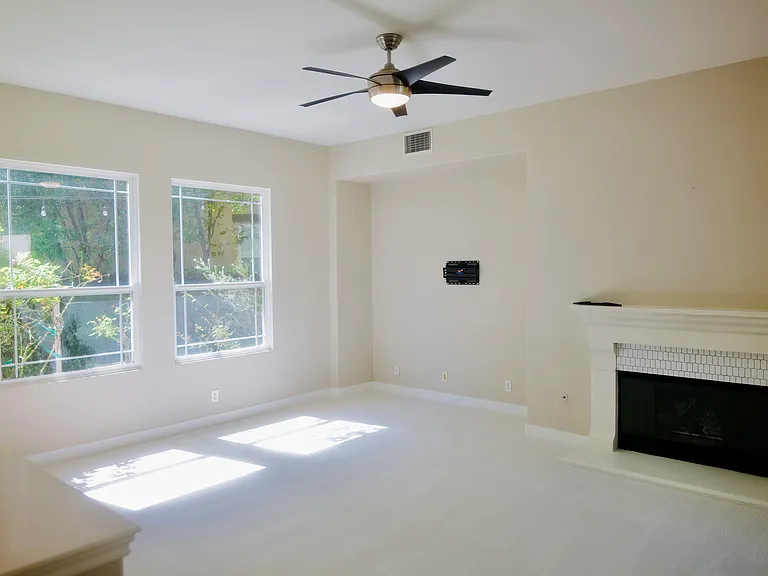 22 Artisan St — Photo 2