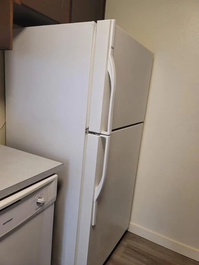 2 bed, 866 sqft, $1,900 — Photo 3