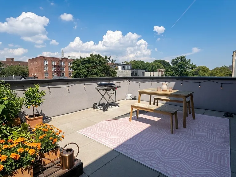 126 Winthrop St #4 — Photo 8