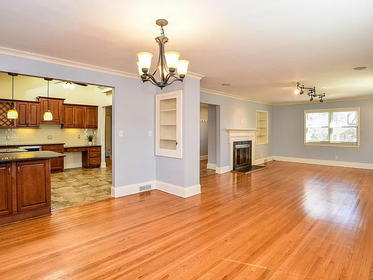 1643 Medford Dr — Photo 7