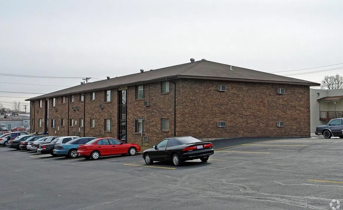2 bed, 720 sqft, $720 — Photo 1