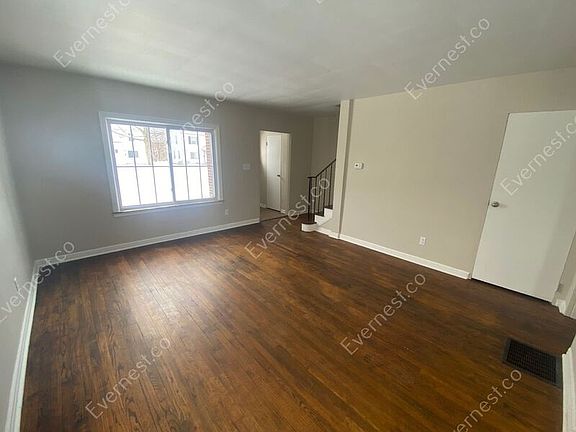 4th image of 379 N Roosevelt Ave APT 4