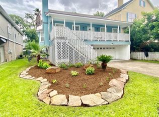 411 Oak Rd, Clear Lake Shores, TX 77565