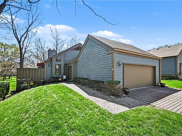 419 Lakeside Dr, Liberty, MO 64068