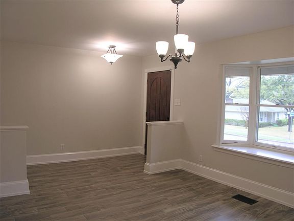 3rd image of 719 Laguna Dr