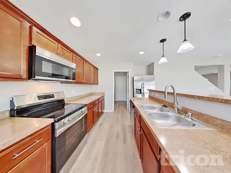 514 Kerriann Ln — Photo 7