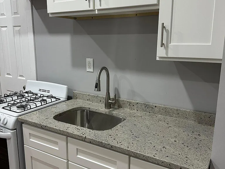 47 West St #6 — Photo 5