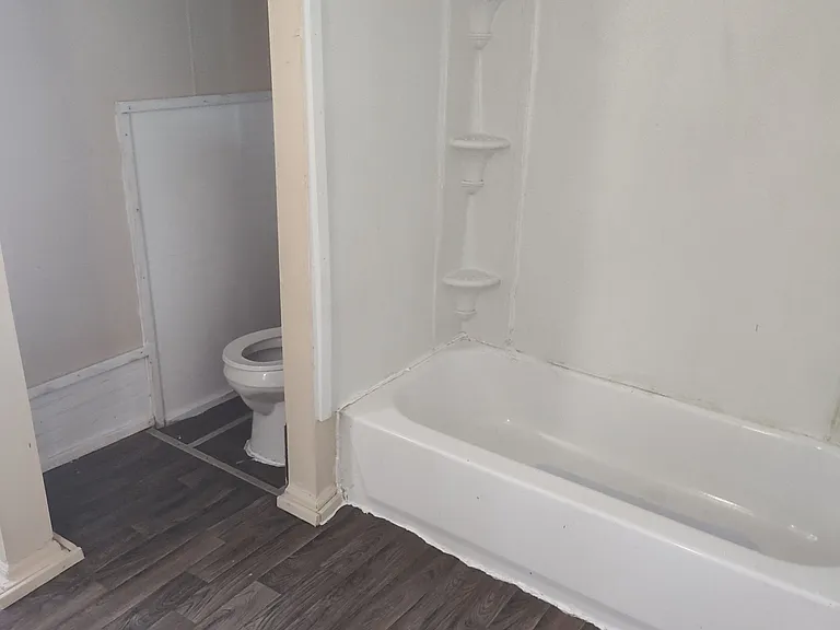 515 Amity Ave — Photo 8