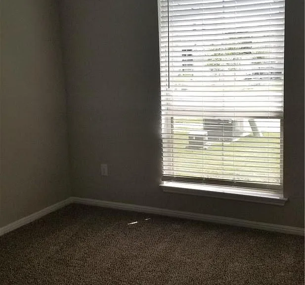 908 Kingston Pl — Photo 12