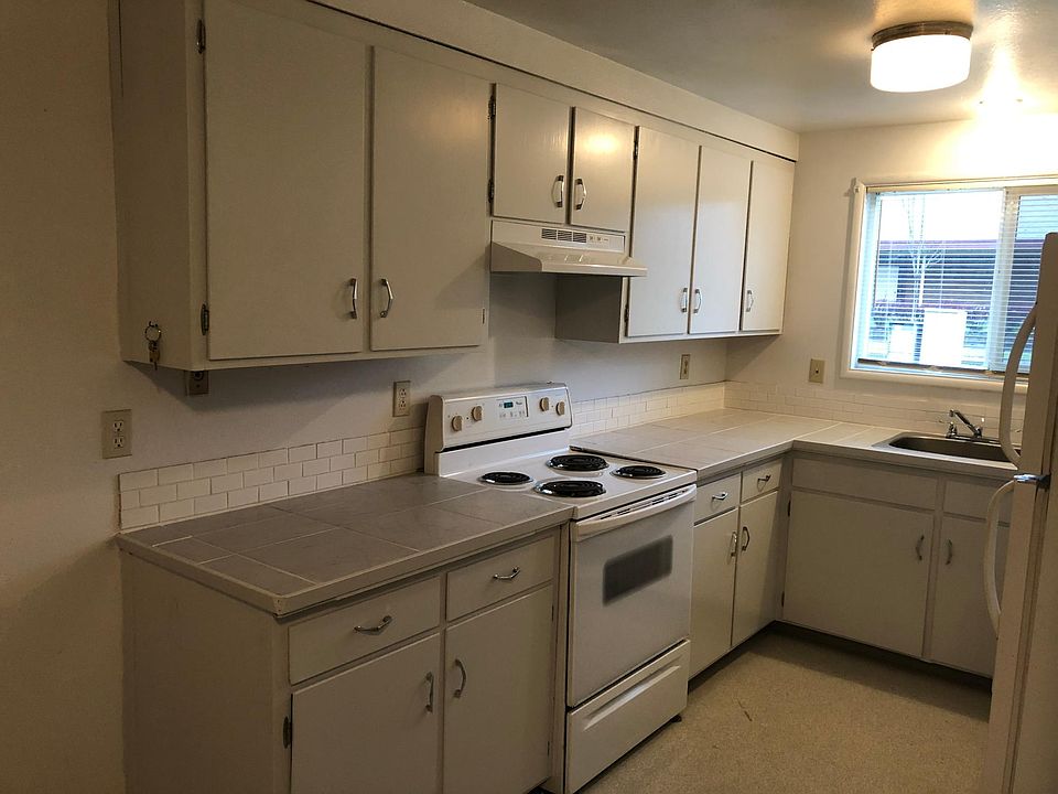 2nd image of 1722 Hilyard St