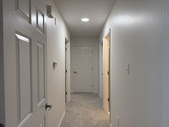 4th image of 7637 Cross Village Dr