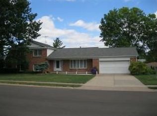 628 12th Ave N, Clinton, IA 52732