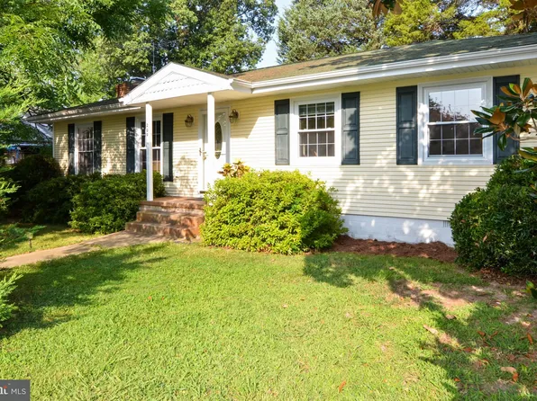 209 Rosier Ln, Colonial Beach, VA 22443