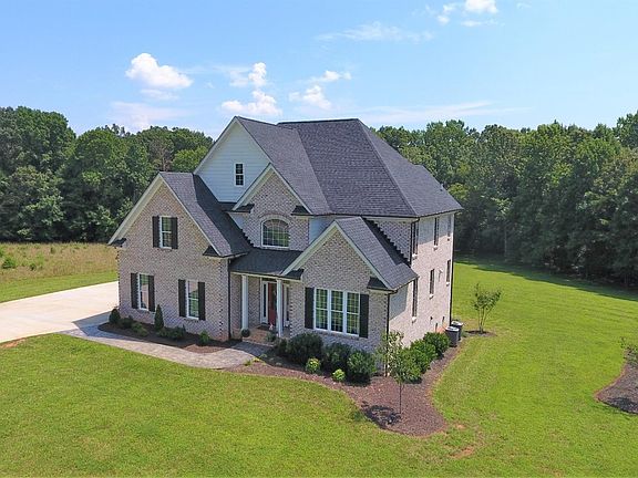5th image of 1042 Jameson Ct