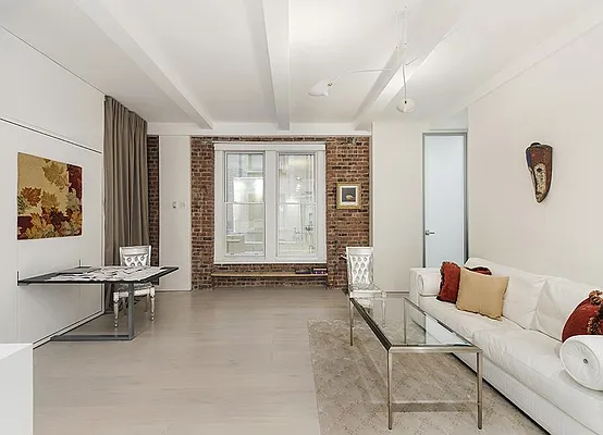 Sold by Warburg | media 4