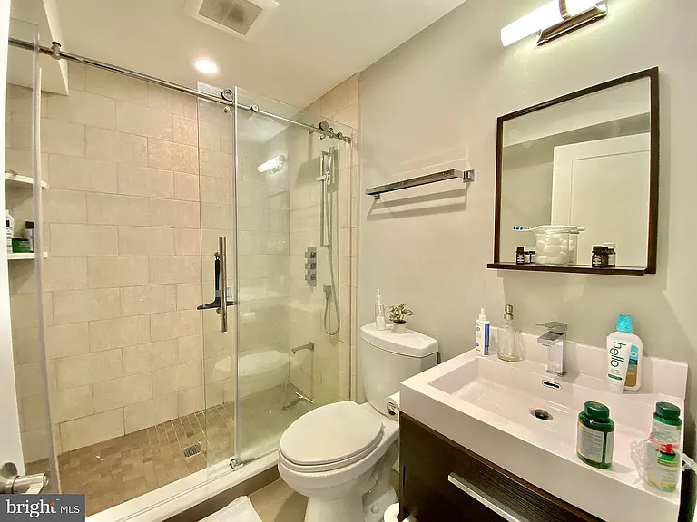 922 N 17th St #33 — Photo 11