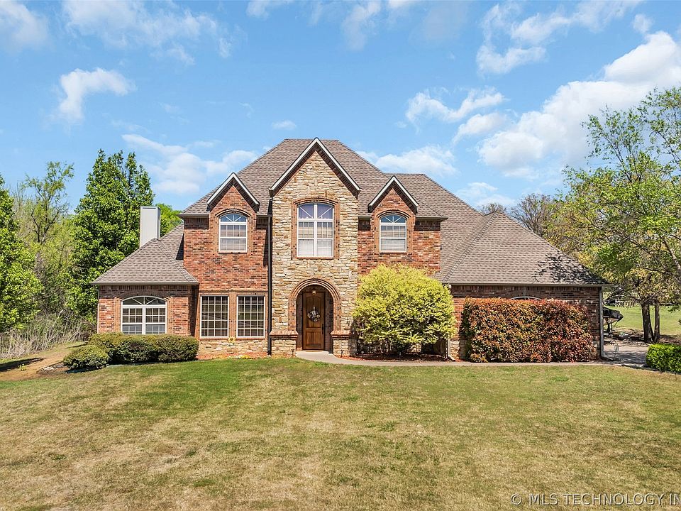 1st image of 3921 Rolling Hills Dr