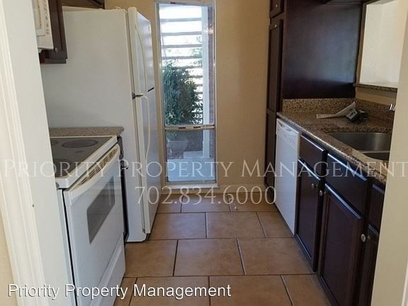 2nd image of 745 Oakmont Ave Unit 1001